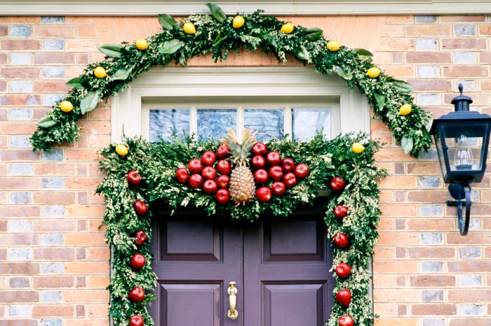 Door Decoration for Christmas Festive Ideas