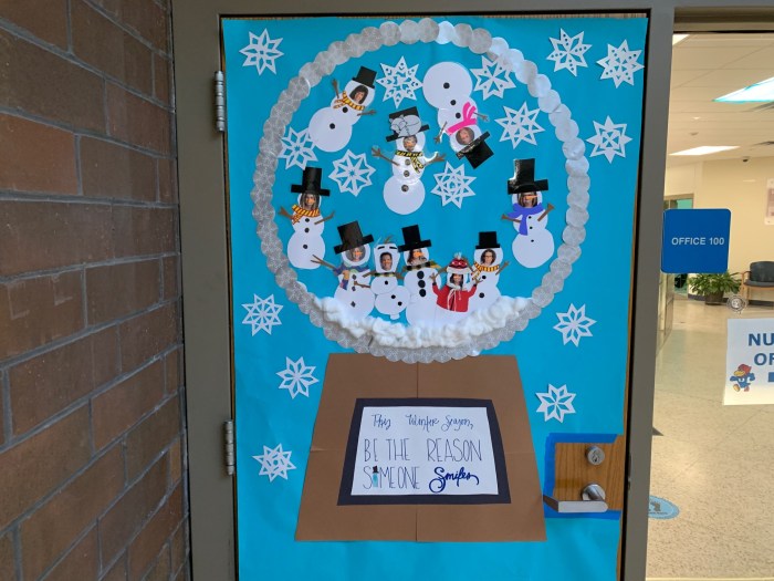 Christmas door decoration for preschool